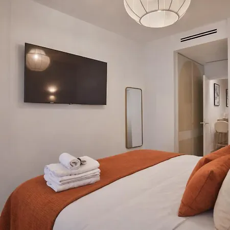 Beautiful Renovated With Ac - East Paříž