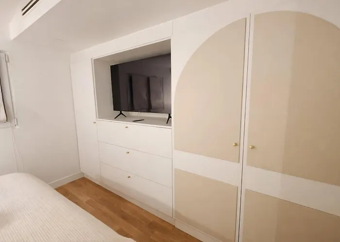 Beautiful Renovated With Ac - East Paris